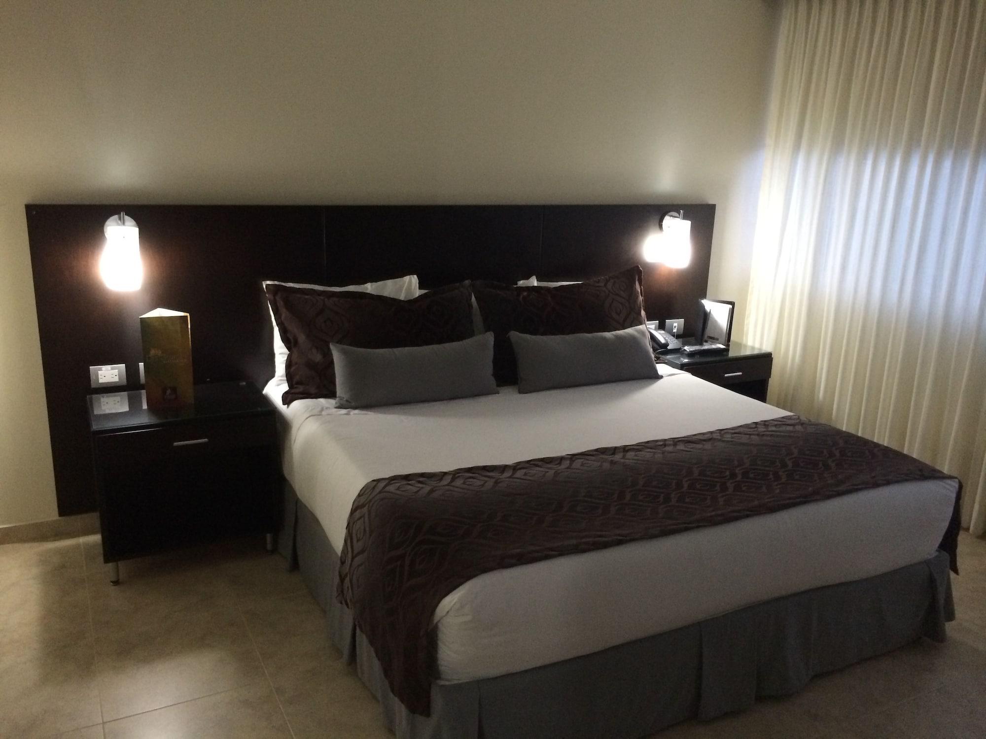 Hotel Casino Internacional Cúcuta Esterno foto A bedroom at the hotel