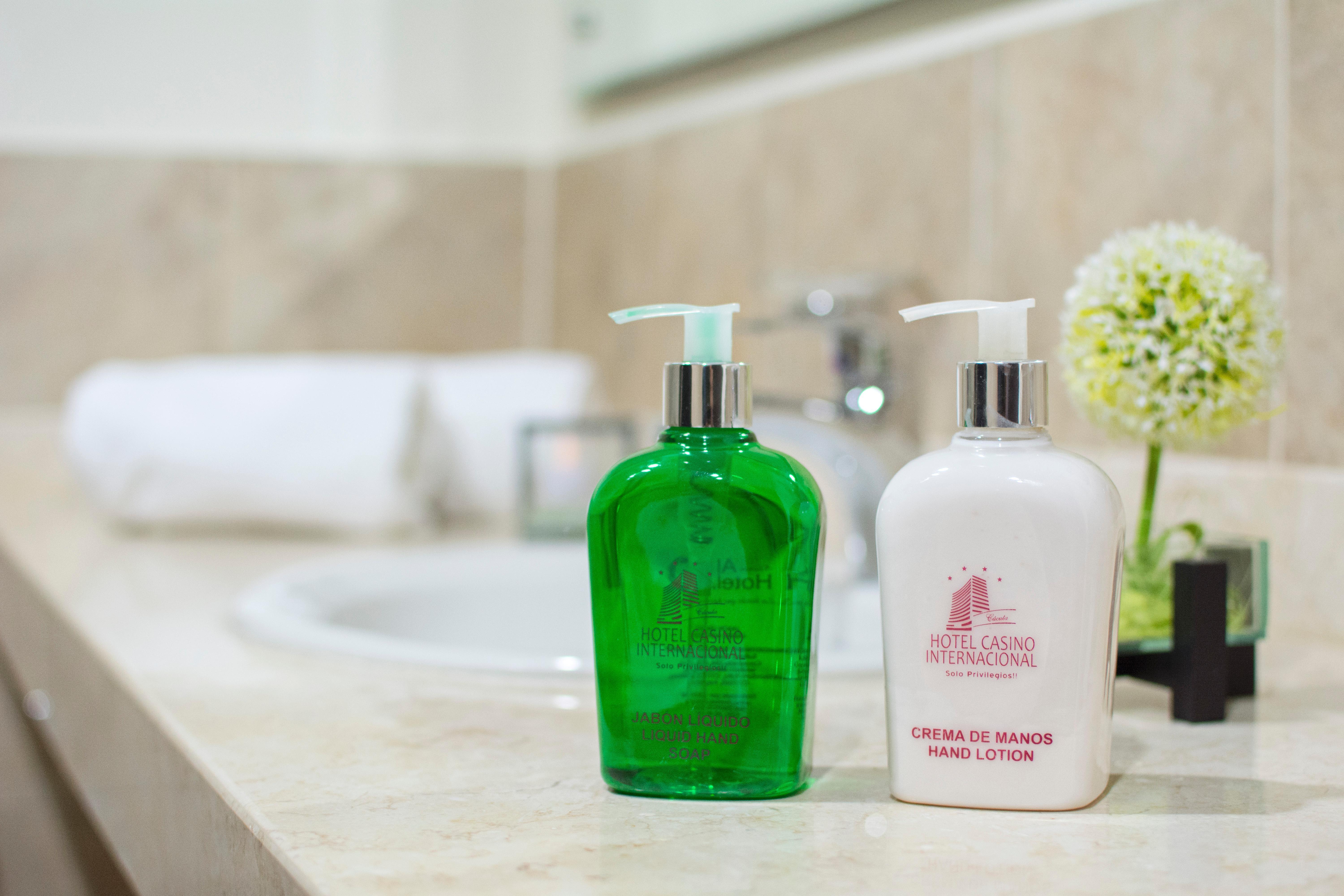 Hotel Casino Internacional Cúcuta Esterno foto Soap and lotion dispensers
